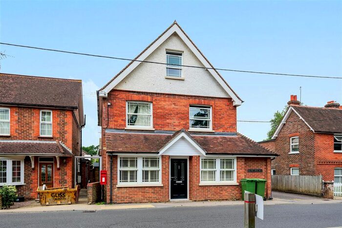 1 Bedroom Flat To Rent In Forest Road, Liss, GU33