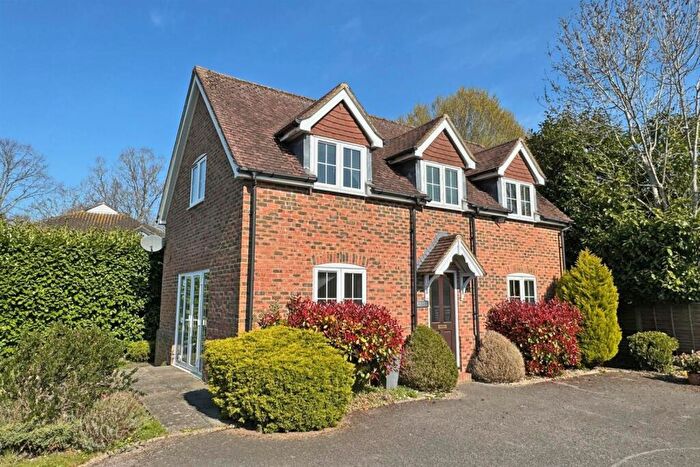 3 Bedroom Detached House For Sale In Dorking Road, Tadworth, KT20