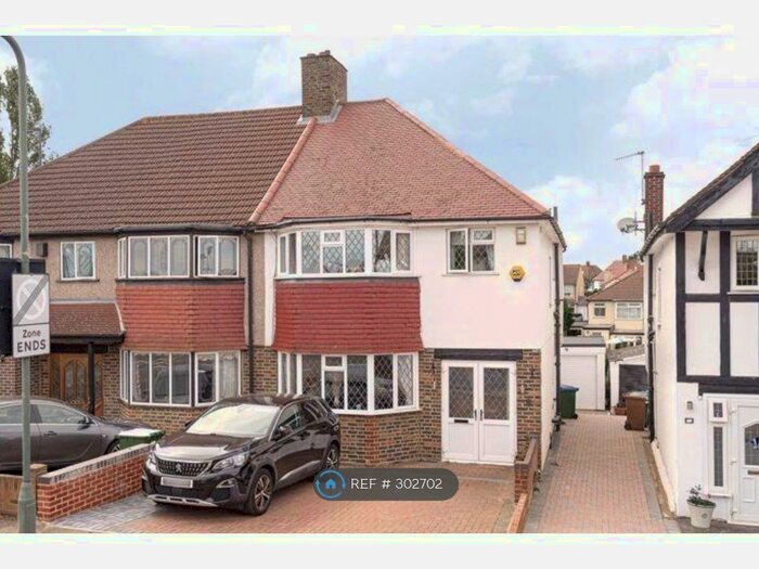 4 Bedroom Semi-Detached House To Rent In County Gate, London SE9