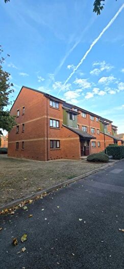 1 Bedroom Flat To Rent In Maltby Drive, Enfield, EN1