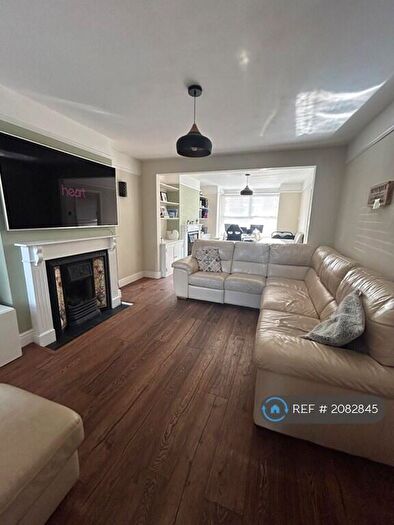 3 Bedroom End Of Terrace House To Rent In Henry Road, Chelmsford, CM1