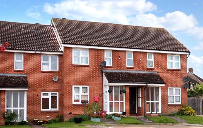 1 Bedroom Flat To Rent In Markham Road, Capel, RH5