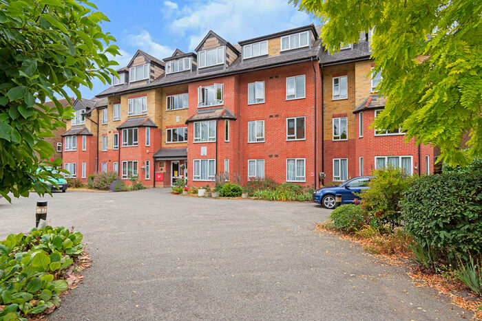 2 Bedroom Flat To Rent In Mill Court, - Brighton Road, South Croydon, CR2