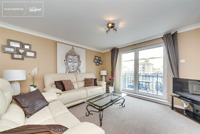 2 Bedroom Flat To Rent In Collingwood Court, The Strand, Brighton, BN2