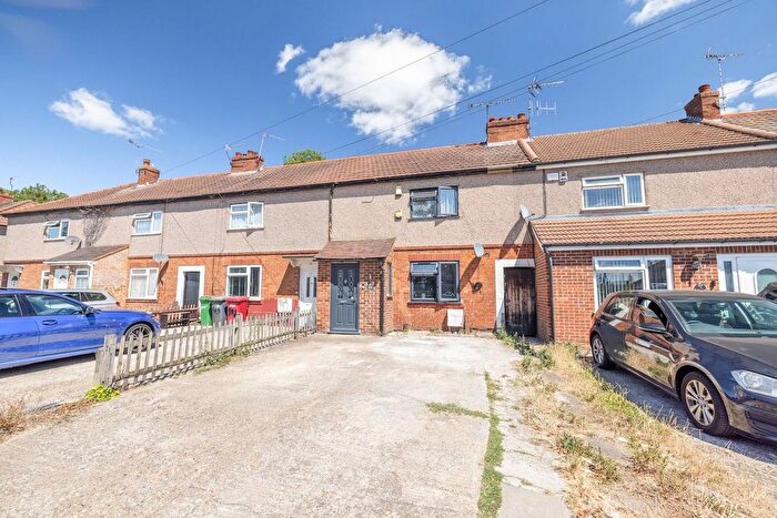 3 Bedroom Terraced House For Sale In Northern Road, Slough, SL2
