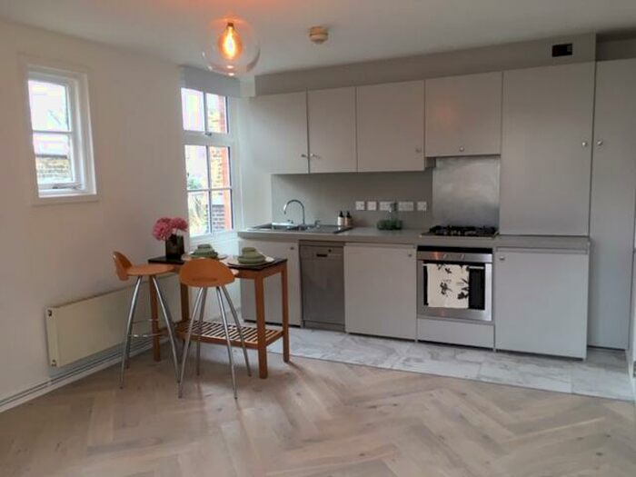 1 Bedroom Apartment To Rent In Schoolhouse Yard, Woolwich, SE18