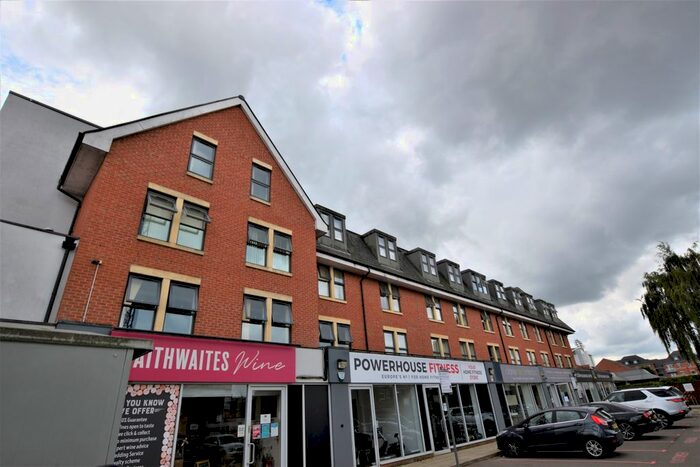 2 Bedroom Flat To Rent In Scarrington Road, West Bridgford, Nottingham, NG2