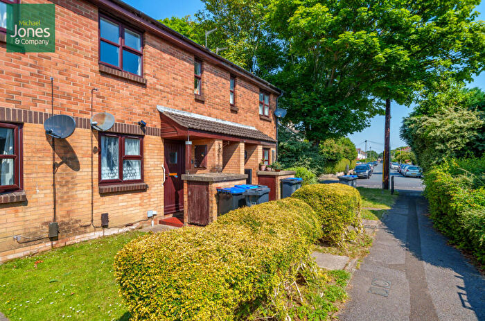 1 Bedroom Flat To Rent In Pilgrims Walk, Worthing, West Sussex, BN13