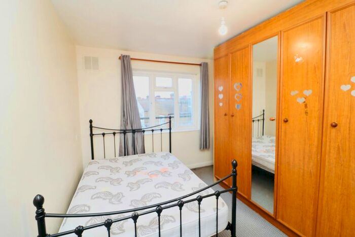 1 Bedroom Flat To Rent In Church Lane, London, SW17