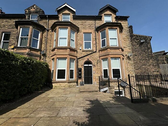 2 Bedroom Apartment To Rent In Flat, Franklin Road, Harrogate, HG1