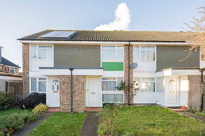 2 Bedroom Property For Sale In Wordsworth Road, Hampton, TW12