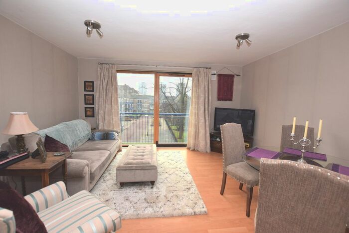 2 Bedroom Flat To Rent In Thorburn Square, London, SE1