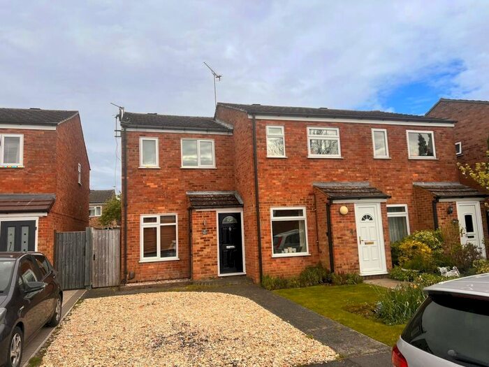 2 Bedroom Terraced House To Rent In Redland Way, Aylesbury, HP21