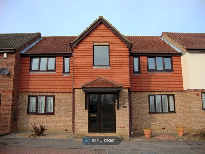 1 Bedroom Flat To Rent In Ellswood, Laindon, Basildon, SS15