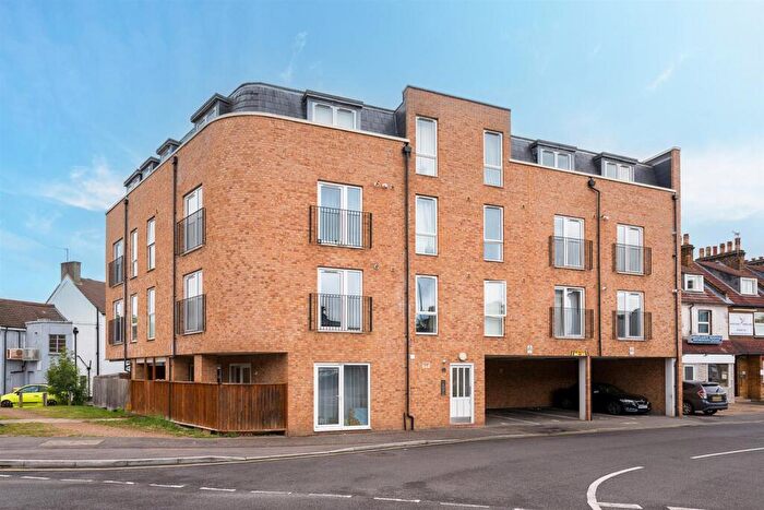 2 Bedroom Apartment For Sale In Martins Road, Shortlands, Bromley, BR2