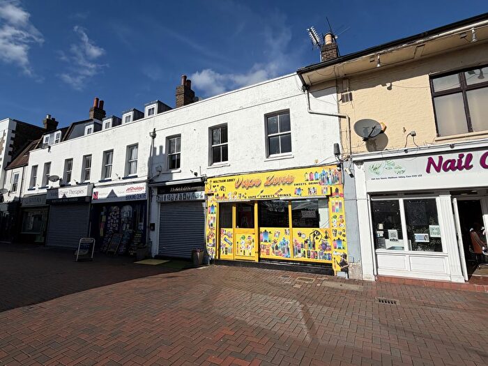 3 Bedroom Property For Sale In Amp; Sun Street, Waltham Abbey, Essex, EN9