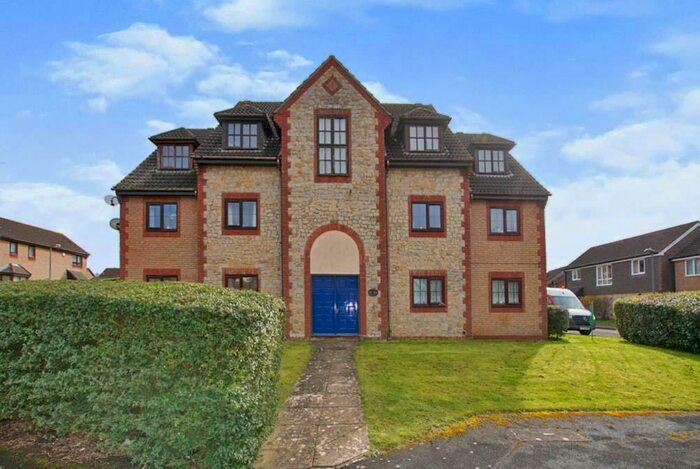 2 Bedroom Flat To Rent In Long Croft, Yate, BS37