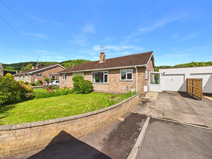 2 Bedroom Bungalow For Sale In Birch Close, Cheddar, Somerset, BS27