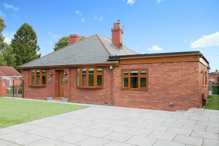 4 Bedroom Detached Bungalow For Sale In Bridgnorth Road, Highley, Bridgnorth, WV16