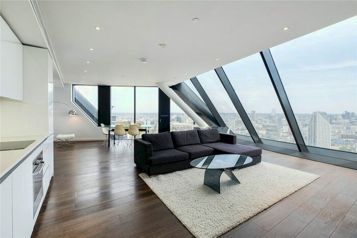 2 Bedroom Flat To Rent In The Strata Building, London, SE1