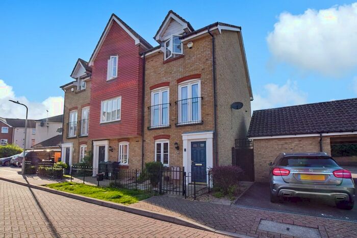 3 Bedroom Terraced House To Rent In Angus Drive, Kennington, Ashford TN24