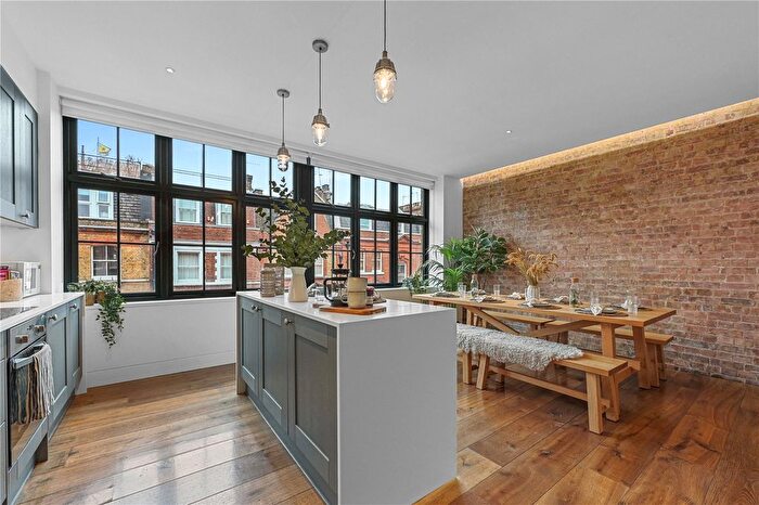 2 Bedroom Flat To Rent In Great Titchfield Street, London, W1W