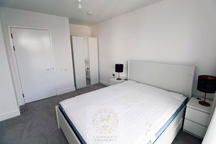 2 Bedroom Apartment To Rent In Hawksbury Heights, Hewson Way, London, SE17