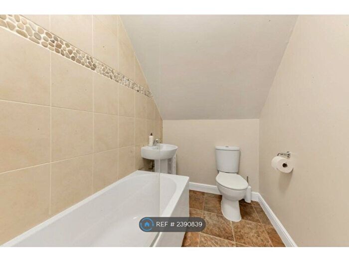 1 Bedroom Flat To Rent In Old North Road, Royston, SG8