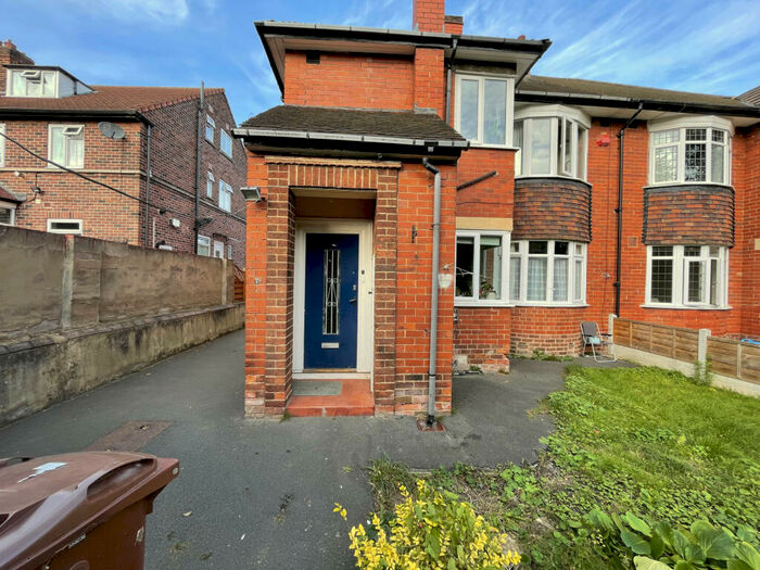 4 Bedroom Flat To Rent In St. Chads Drive, Leeds, West Yorkshire, LS6