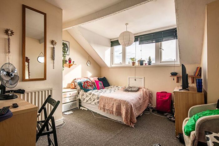 4 Bedroom House To Rent In Thompson Road, Sheffield, S11