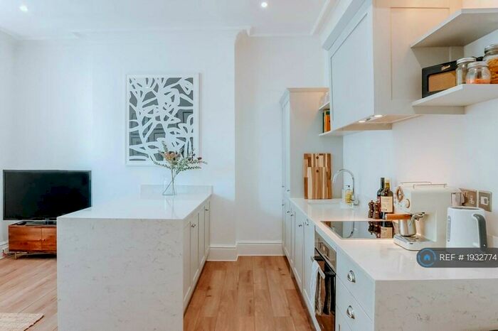 2 Bedroom Flat To Rent In Dragon Parade, Harrogate, HG1