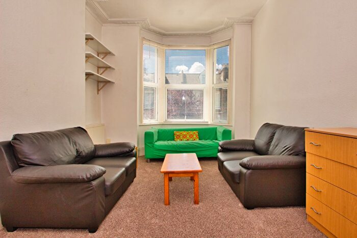 3 Bedroom Flat To Rent In Maygrove Road, Kilburn, NW6