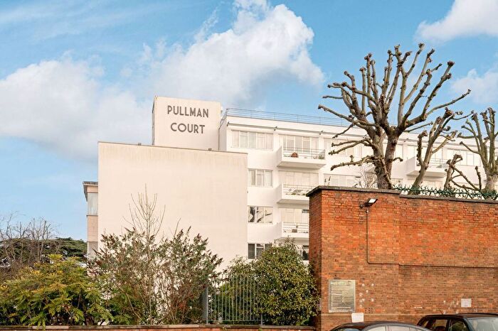 1 Bedroom Flat To Rent In Pullman Court, Streatham Hill, London, SW2