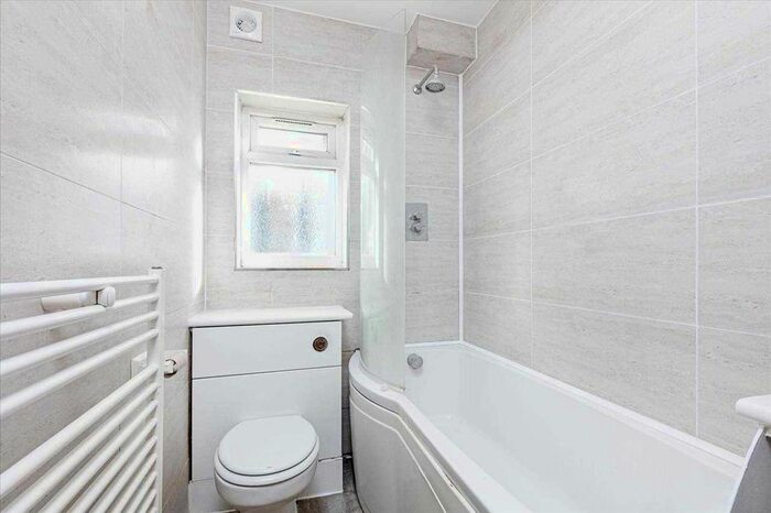 1 Bedroom Flat To Rent In Amencorner, Tooting, SW17