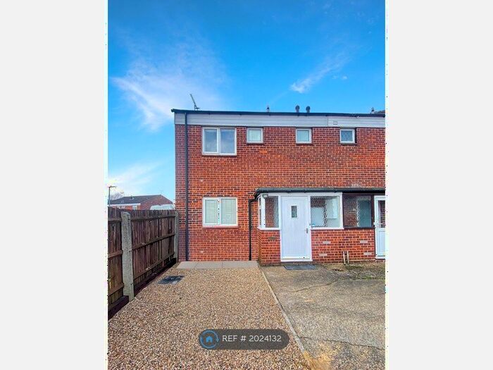 3 Bedroom Semi-Detached House To Rent In Meadow Road, Bushey, WD23