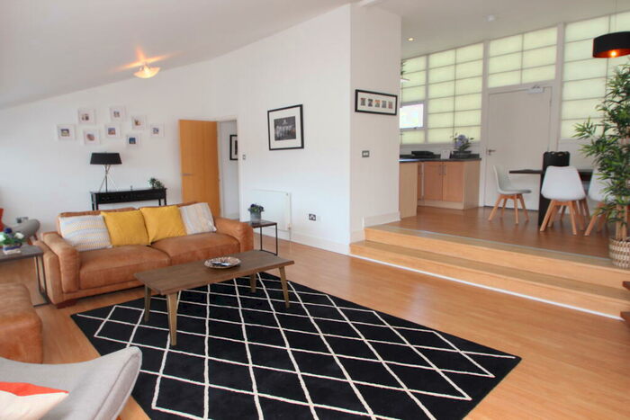 2 Bedroom Flat To Rent In The Sheriff Court Building, Merchant City, G1