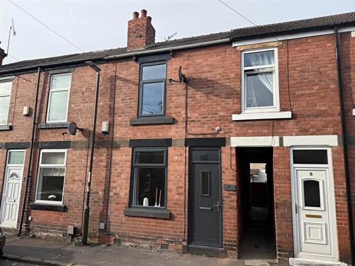 2 Bedroom Terraced House To Rent In School Board Lane, Brampton, Chesterfield, S40