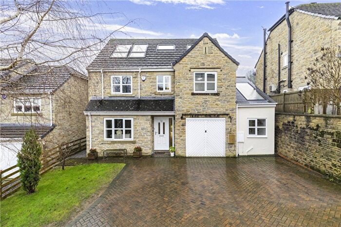 5 Bedroom Detached House For Sale In Swallow Close, Pool In Wharfedale, Otley, West Yorkshire, LS21