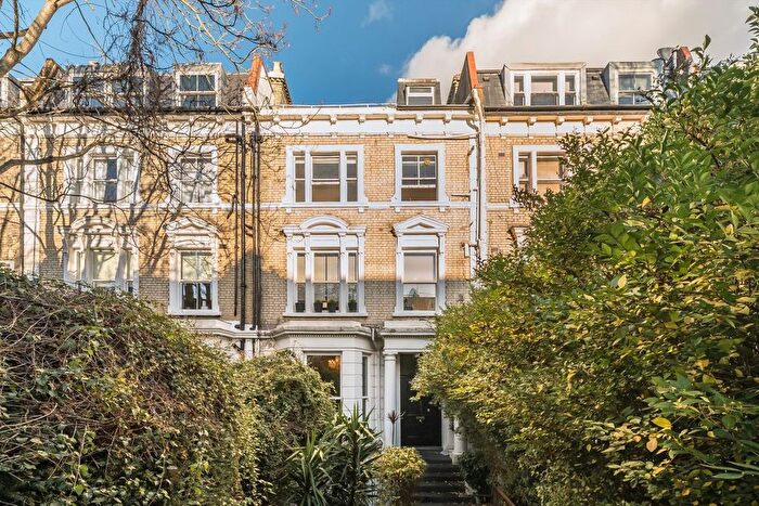 2 Bedroom Flat For Sale In Elsham Road, Holland Park, W14