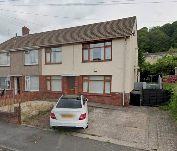 2 Bedroom Flat To Rent In Gelliderw, Swansea, SA8