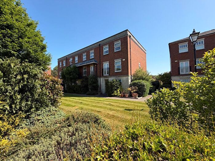 4 Bedroom End Of Terrace House For Sale In Tower Place, Great Park, Warlingham, Surrey, CR6