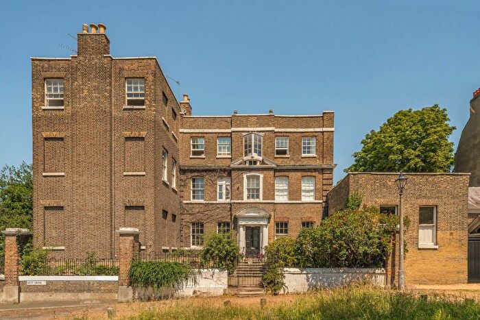 2 Bedroom Flat For Sale In West Grove, Greenwich, SE10