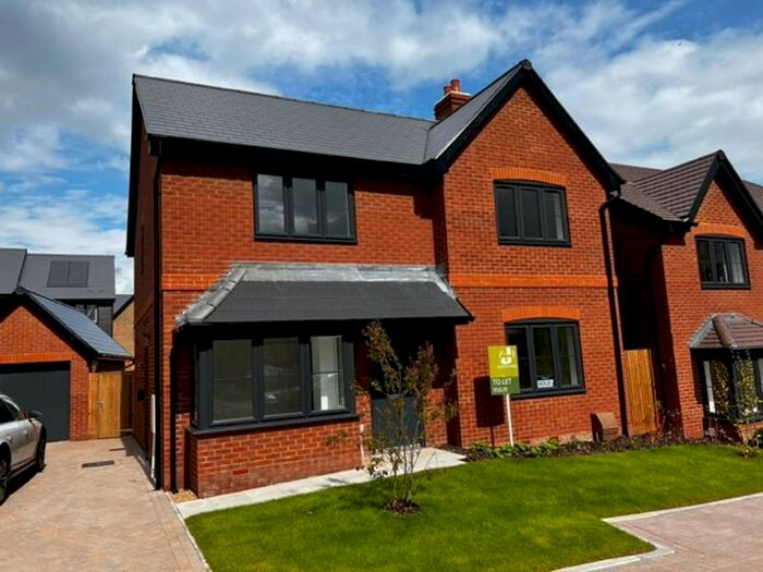 4 Bedroom Property To Rent In Warehorne Road, Hamstreet, Ashford, TN26