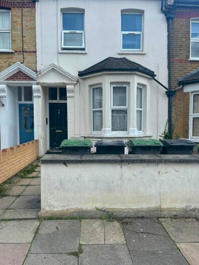 1 Bedroom Flat To Rent In Selborne Road, Wood Green London, N22
