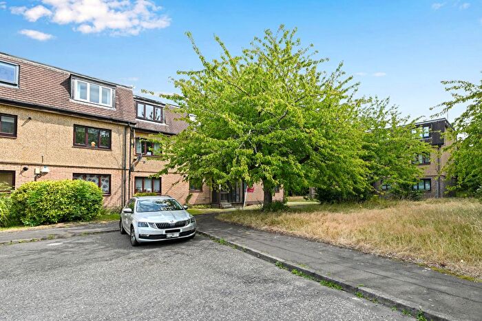 2 Bedroom Flat For Sale In / Double Hedges Park, Liberton, Edinburgh, EH16