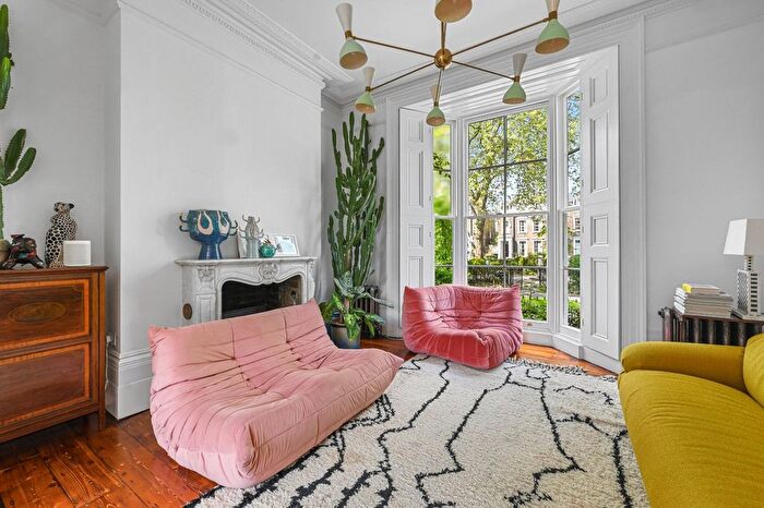 3 Bedroom Semi Detached House To Rent In Albion Square, Hackney, London, E8