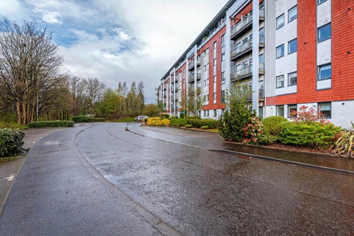 2 Bedroom Apartment To Rent In Jackson Place, Bearsden, G61