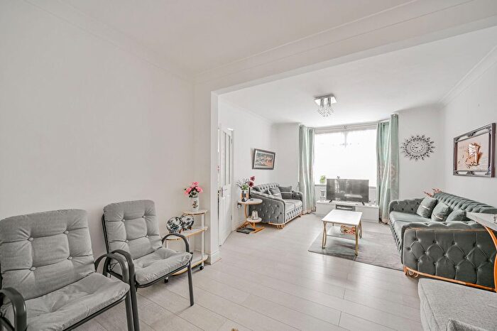 4 Bedroom Terraced House For Sale In Burnham Road, Chingford, London, E4