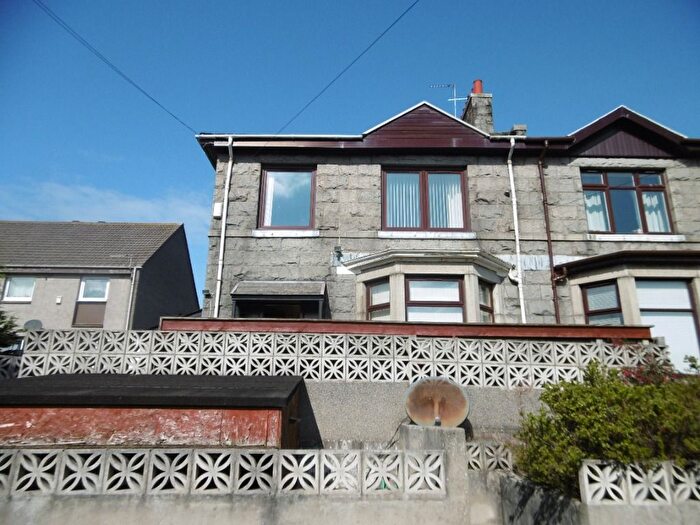3 Bedroom Terraced House To Rent In Balnagask Road, Torry, Aberdeen, AB11