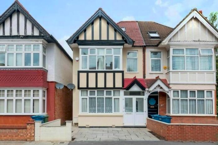 7 Bedroom Semi-Detached House To Rent In Longley Road, Harrow, HA1